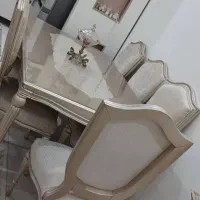 میز ناهار خوری و مبل راحتی