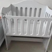 تخت کنار مادر چرخ دار|تخت و صندلی بچه|مشهد, آبکوه|دیوار