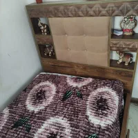 تخت به همراه تشک و کفی،تازه ساخت