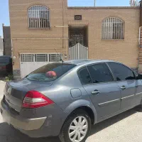 یک دستگاه مگان مدل۲۰۱۱