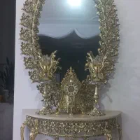 آینه وکنسول وساعت ایستاده