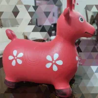 عروسک|اسباب‌بازی بچه|گلبهار, شهر جدید گلبهار|دیوار