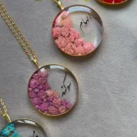 انواع گردنبند های رزینی حرارتی  خیلی زیبا و شیک