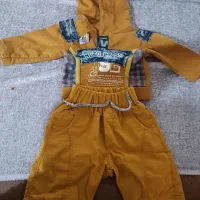 لباس بچگانه در حد نو (پسرانه) عکس اول هم  نو هست