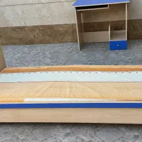 تخت و میز کامپیوتر|تخت و سرویس خواب|مرند, |دیوار