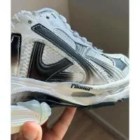 کتونی بالنسیاگا|کیف، کفش، کمربند|ساری, |دیوار