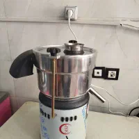 تعدادی وسیله بستنی و آبمیوه فروشی