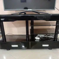 میز تلویزیون شیشه ای