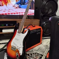 گیتار فندر چینی بهمراه آمپلی tg30