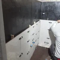 کارگر کاشیکاری