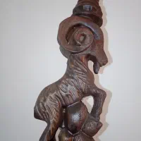 قلیان زیبای نقش‌ دار و یک قلیان برنجه