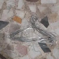 یک مجموعه متنوع از چوبکار (چوب لباسی) کارکرده|بندرخت و رخت‌آویز|رشت, گلسار|دیوار