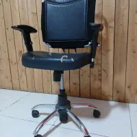 صندلی چرخدار اداری