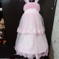 لباس و  کفش  بچه  گانه