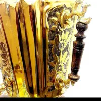 سماور ذغالی کلاسیک .|کلکسیون اشیاء عتیقه|شاهین‌شهر, خانه کارگر|دیوار