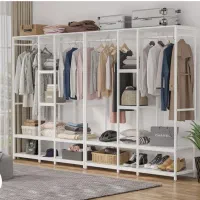 همه جور لباس مجانی برای نیازمند