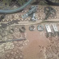 وسایل دوچرخه معامله با یک جفت کبوتر سبز سنگی