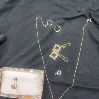 مقداری طلای سبک وزن|جواهرات|دوگنبدان, |دیوار