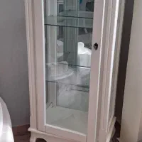 گنجه و میز تحریر