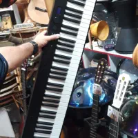 پیانو تاشو کونیکس|پیانو، کیبورد، آکاردئون|دزفول, |دیوار