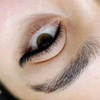 کاشت و اکستنشن حرفه ای مژه