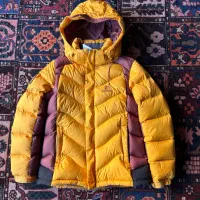 کاپشن پر|کوهنوردی و کمپینگ|اصفهان, باغ نگاره|دیوار