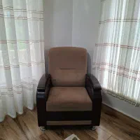 مبل ۷ نفره بدنه چرم سالم و پایه فلز