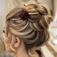 گلشن محمدی مربی فنی حرفه ای میکاپ و شنیون