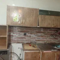 کابینت فلزی به همراه ظرف شور سالم بدون زنگ زدگی