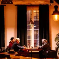 کار در رستوران باریستا سالندار  کانتر کار سالاد زن