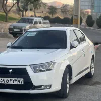 راننده با ماشین