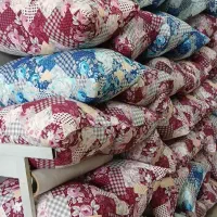 بالشت.|رختخواب، بالش، پتو|ملایر, |دیوار