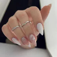 کاشت و طراحی ناخن سالنی