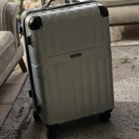 چمدان فایبرگلس|کیف، کفش، کمربند|اندیشه, اندیشه فاز ۱|دیوار