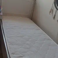 تخت خواب با تشک ویک عددکاناپه دونفره