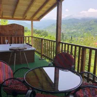 کلبه-چوبی-جنگلی-به-همراه-جکوزی-تودار-ک