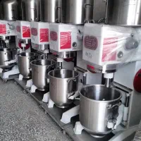 انواع خمیرگیر ومیکسرقنادی دست دوم|ماشینآلات صنعتی|تبریز, |دیوار