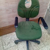 صندلی و صفحه تاپس