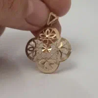 مدال و گوشواره