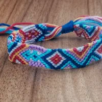دستبند بافت طرح سنتی و اسپرت