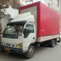 کارگر حمل اثاث منزل با کادر کار بلد