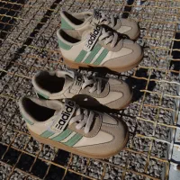 کفش بچگانه چراغدار