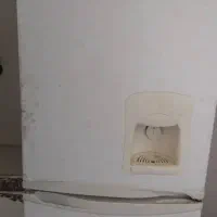 یخچال فریزر سالم و تعدادی چراغ هالوژن نو