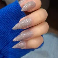 کاشت ناخن باتخفیف یلدایی