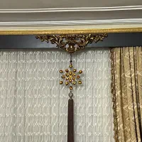 کتیبه و مدال پرده