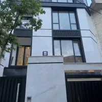 سه طبقه تکواحدی بدون مشابه در رزها،رازقی ها