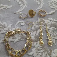 طلا در حد نو۱۵۰ بالای تابلو