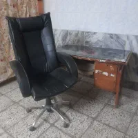 صندلی مدیریتی و میز تحریر