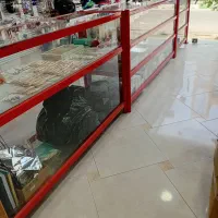 ویترین مغازه فروشی