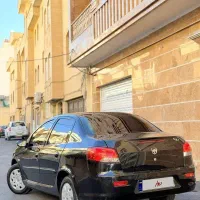 رانا پلاس 1401 تک برگ|خودرو سواری و وانت|شیراز, باغ تخت|دیوار